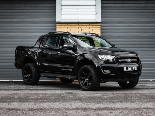 We Frankfurcie zaprezentuje limitowaną wersję pickup Ford Ranger Black Edition