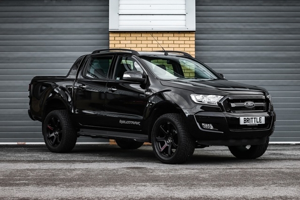 We Frankfurcie zaprezentuje limitowaną wersję pickup Ford Ranger Black Edition