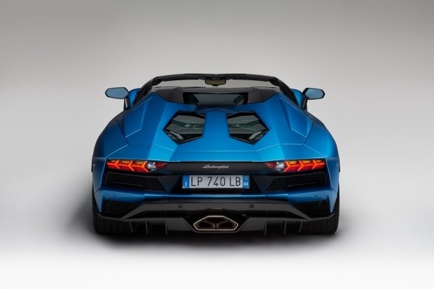We Frankfurcie zaprezentuje najnowszą Lamborghini Aventador S Roadster