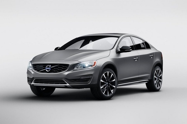 Szwedzki sedan Volvo S60 Cross Country terenowe