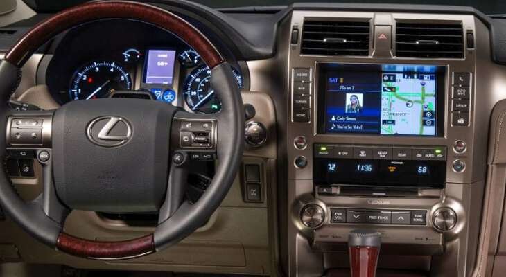 Brutalność i wyrafinowanie w nowym suv Lexus GX 460