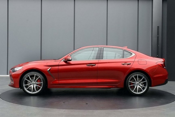 Koreańczycy zaprezentowali głównego konkurenta BMW 3-Series