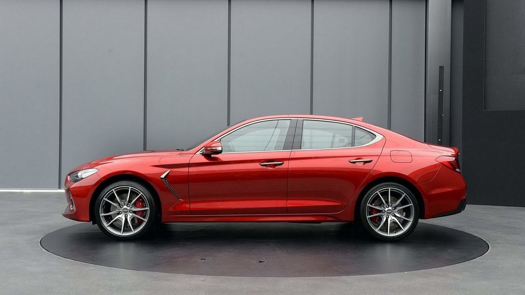 Koreańczycy zaprezentowali głównego konkurenta BMW 3-Series