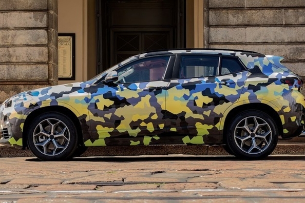 W Mediolanie pokazały nowy cross-coupe BMW X2
