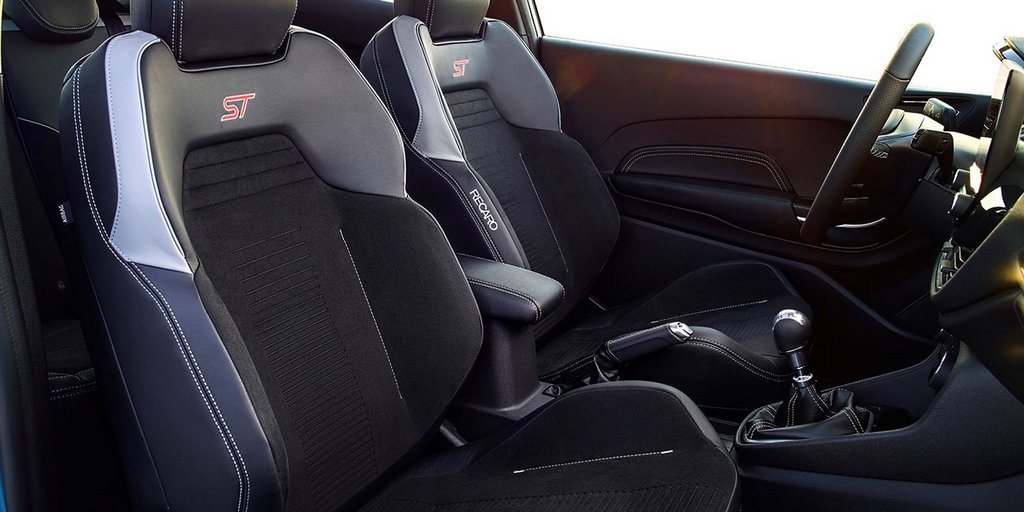 Znajomość ze sportowej Ford Fiesta ST 2018 roku modelowego