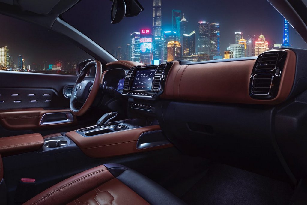 Przegląd nowego modelu suv Citroen C5 Aircross