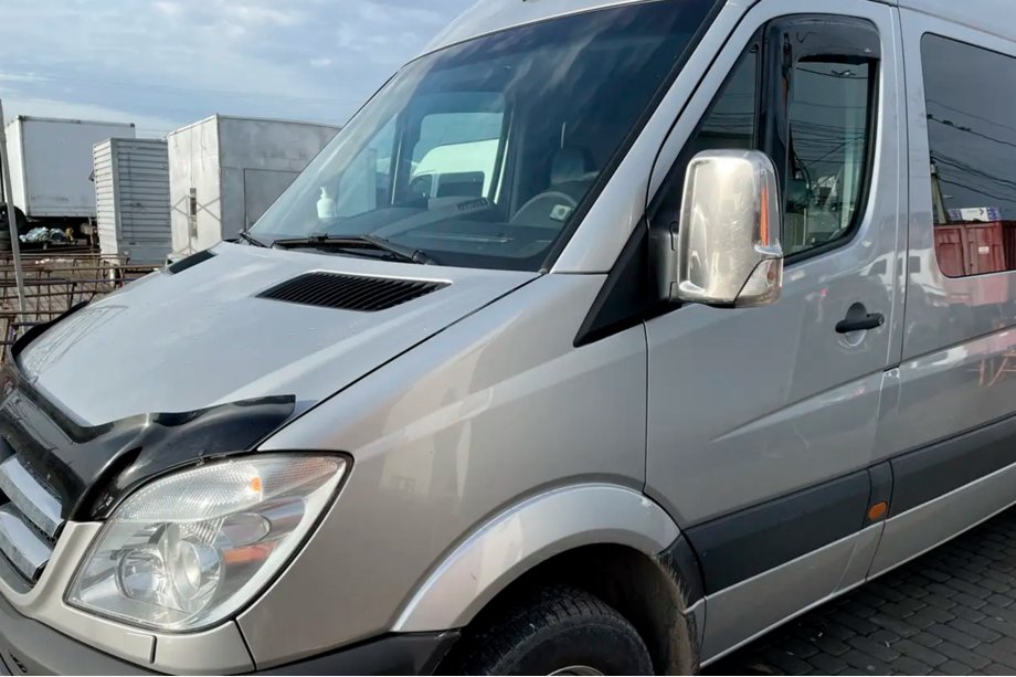 Mercedes Sprinter W906 2006–2018 Przyklejane owiewki (2 szt, HIC) Zdjęcia 10