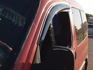 Citroen Berlingo 1996-2008 Deflektory Okien (2 szt., Sunplex Sport) zdjęcia 7