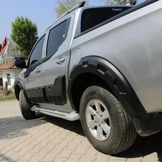 Poszerzenia nadkoli V2 (2015-2019, EuroCap) Mitsubishi L200 2015-2024 zdjęcia 2