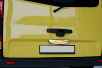 Renault Trafic 2001–2015 Listwa chromowana nad tablicą rejestracyjną (3-drzwiowy, dolna, stal nierdzewna) Bez Napisów, OmsaLine - Włoska Stal Nierdzewna zdjęcia 1