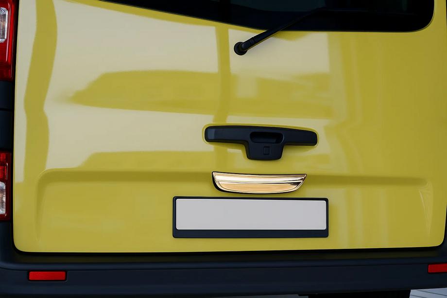 Renault Trafic 2001–2015 Listwa chromowana nad tablicą rejestracyjną (3-drzwiowy, dolna, stal nierdzewna) Bez Napisów, OmsaLine - Włoska Stal Nierdzewna Image