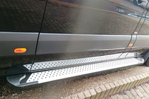 Mercedes Sprinter W906 2006–2018 Progi Boczné Allmond Grey (2 szt., Aluminium) zdjęcia 5