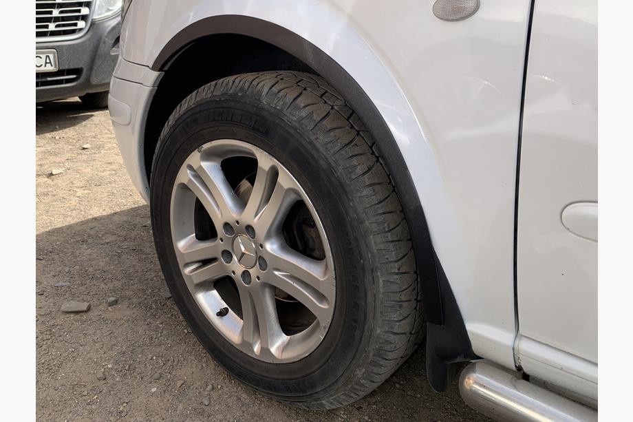 Mercedes Vito W639 2004-2014 Nakładki na nadkola (4 szt, czarne) Zdjęcia 2