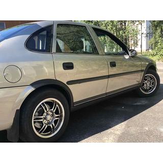 Nakładki na nadkola (4 szt, czarne) Opel Vectra B 1995-2002 zdjęcia 1