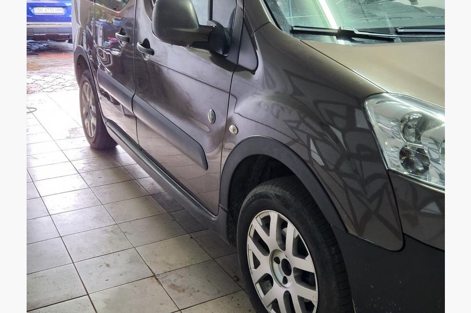 Peugeot Partner Tepee 2008-2018 Nakładki na nadkola (4 szt, czarne) XTR, 2 drzwi boczne, plastik Zdjęcia 9