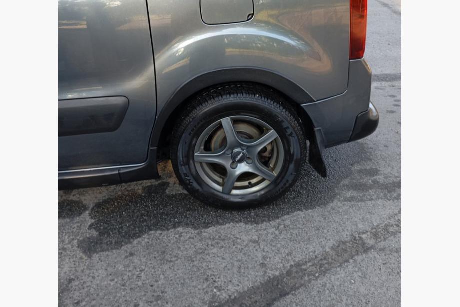 Peugeot Partner Tepee 2008-2018 Nakładki na nadkola (4 szt, czarne) XTR, 2 drzwi boczne, plastik Zdjęcia 2