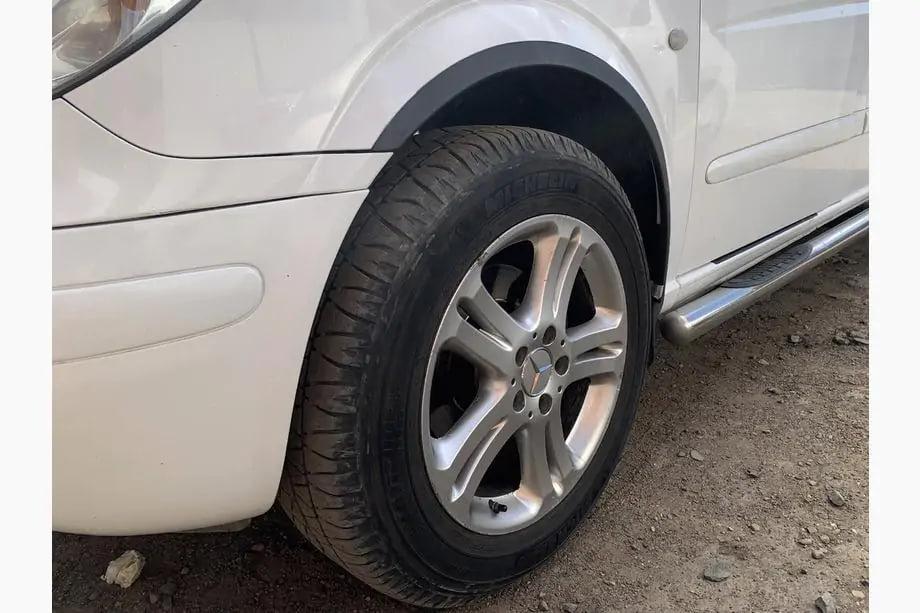 Mercedes Viano 2004-2014 Nakładki na nadkola (4 szt, czarne) Zdjęcia 1