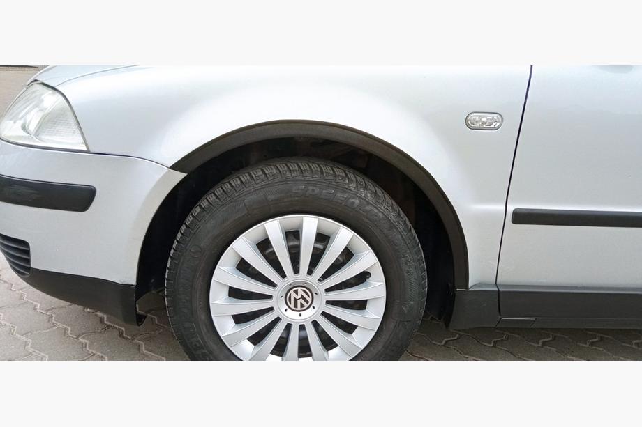 Volkswagen Passat B5 1997-2005 Nakładki na nadkola (4 szt, czarne) SW, 2000-2006, Metal Image