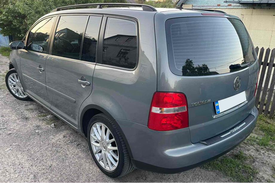 Volkswagen Touran 2003-2010 Nakładki na nadkola (4 szt, czarne) Zdjęcia 2