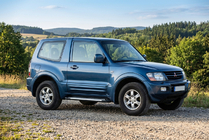 Mitsubishi Pajero Wagon III 1999-2006 Progi Boczne Line (2 szt., Aluminium) zdjęcia 1