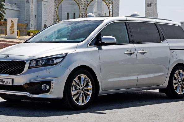 Przegląd minivan KIA Carnival
