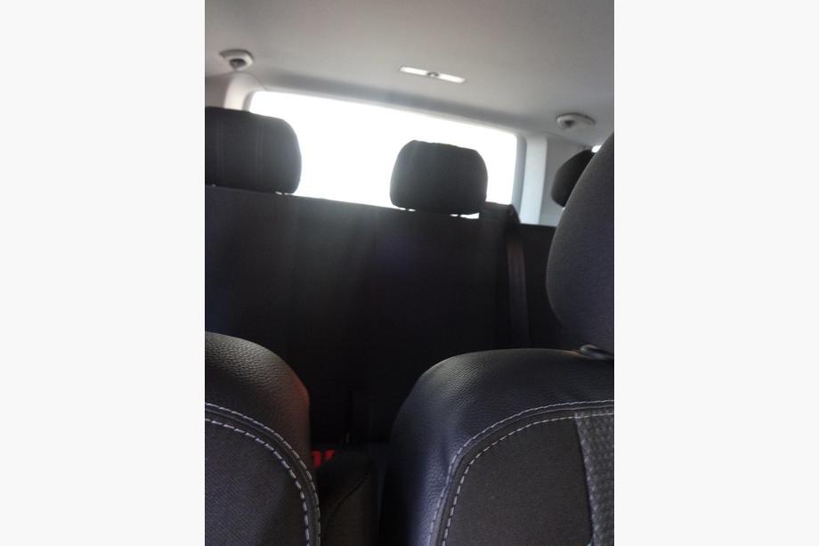 Volkswagen T5 2010-2015 Pokrowce Samochodowe (Skóra Syntetyczna↗Tkanina, Premium) Przednie fotele (2↗1) Zdjęcia 6