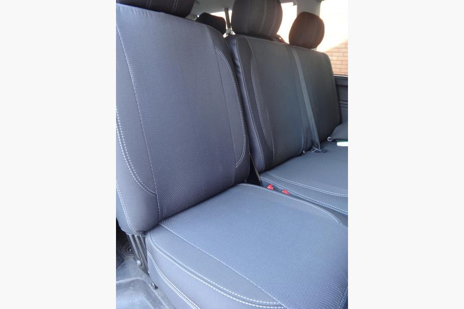 Volkswagen T5 2010-2015 Pokrowce Samochodowe (Skóra Syntetyczna↗Tkanina, Premium) Przednie fotele (2↗1) Zdjęcia 8
