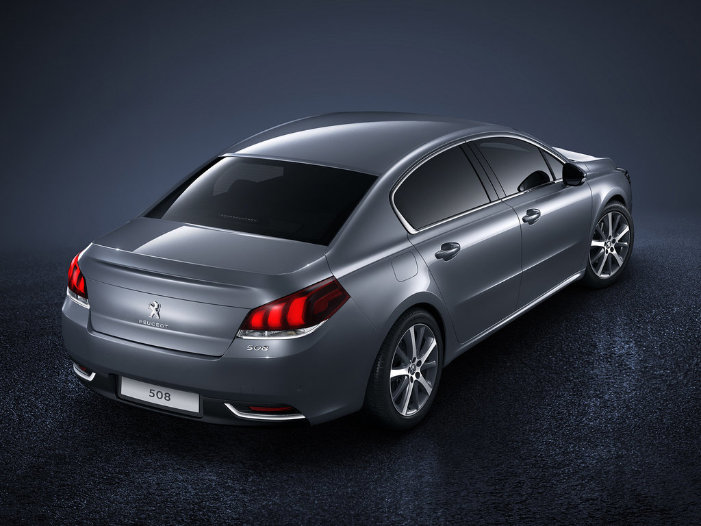 Flagowy sedan Peugeot 508