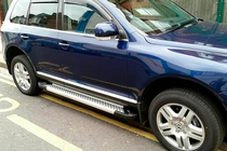 Volkswagen Touareg 2002–2010 Progi Boczne Allmond Grey (2 szt., Aluminium) zdjęcia 1