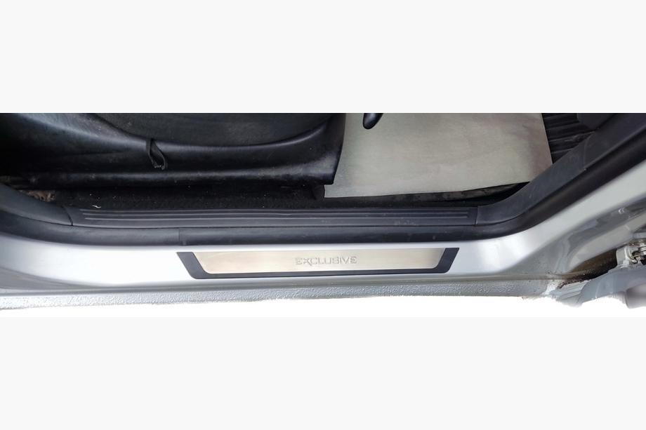 Ford Focus I 1998-2005 Nakładki progowe Flexill (4szt) Zdjęcia 2