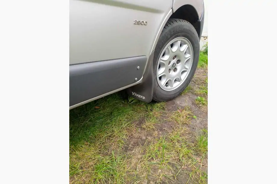 Opel Vivaro 2001–2015 Przednie chlapacze dopasowane (zestaw) Zdjęcia 2