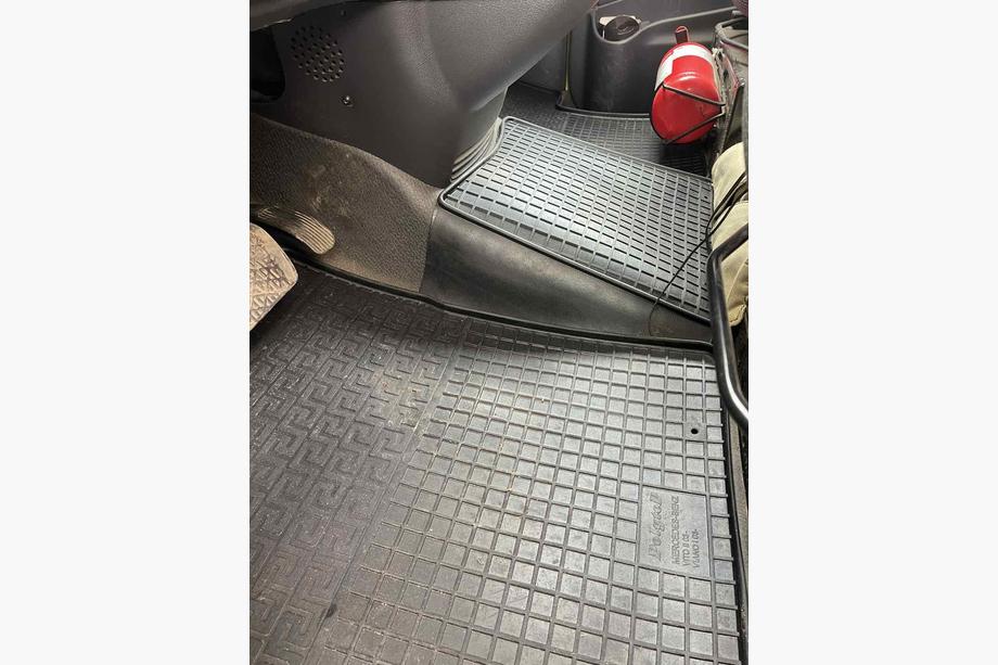 Mercedes Viano 2004-2014 Dywaniki gumowe (3 szt, Polytep) Zdjęcia 3