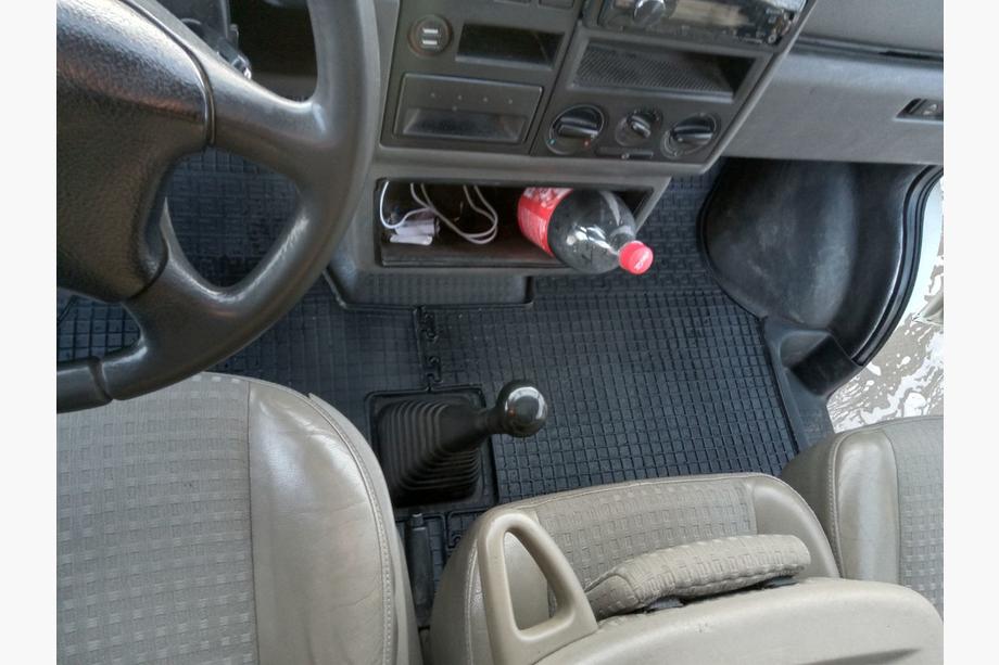 Volkswagen T4 Caravelle/Multivan 1990–2003 Dywaniki gumowe (2 szt, Polytep) Image