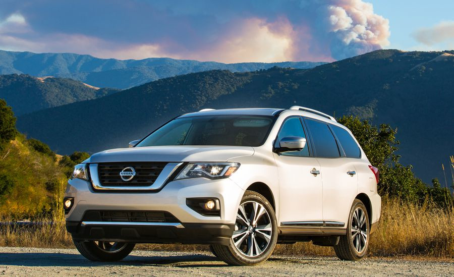 Przegląd 7-miejscowego zaktualizowanego zwrotnicy Nissan Pathfinder
