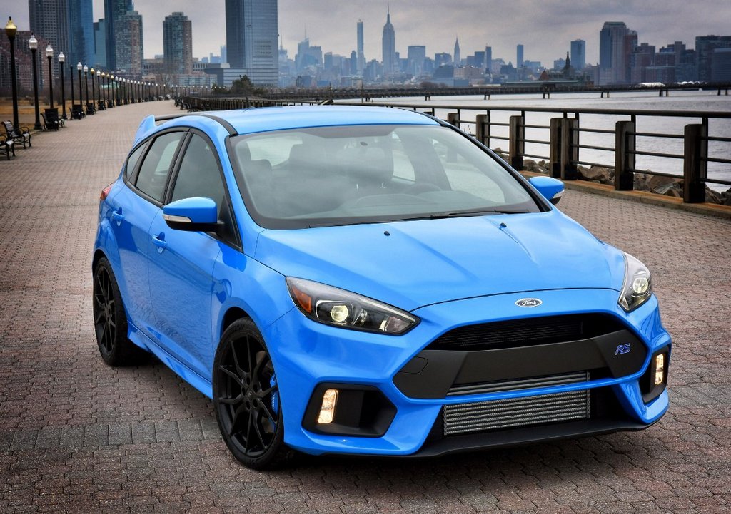 Przegląd sportowej wersji hatchback Ford Focus RS