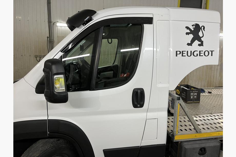 Citroen Jumper 2007-2025 Deflektory Okien (2 szt, DDU) Image