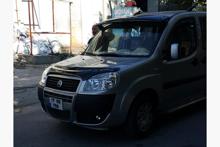 Fiat Doblo I 2001-2005 Daszek na przednia szybe (czarny polysk, 5mm) Zdjęcia 7