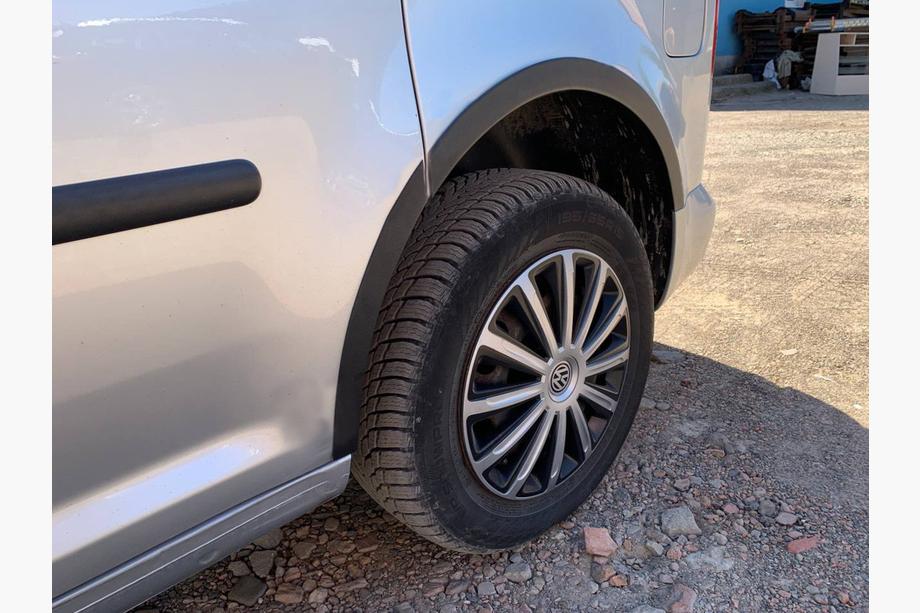 Volkswagen Caddy 2010-2015 Nakładki na nadkola (czarny mat) Krótki rozstaw osi, 1 boczny (plastik) Image