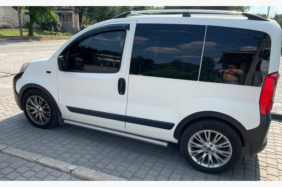Fiat Fiorino/Qubo 2008-2024 Nakładki na nadkola (4 szt, czarne) 1 Drzwi Bocznych, Metalowe Zdjęcia 7