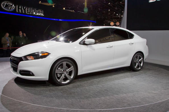 Przegląd sedan Dodge Dart Zdjęcie 3