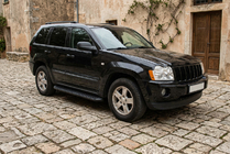 Jeep Grand Cherokee WK 2004-2010 Progi Boczné Tayga Black (2 szt., Aluminium) zdjęcia 1