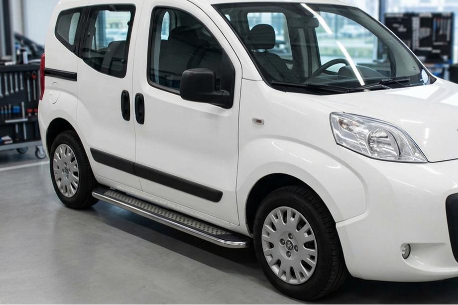 Peugeot Bipper 2008-2017 Progi Boczne Maydos V2 (2 szt., Aluminium i Stal Nierdzewna) Image