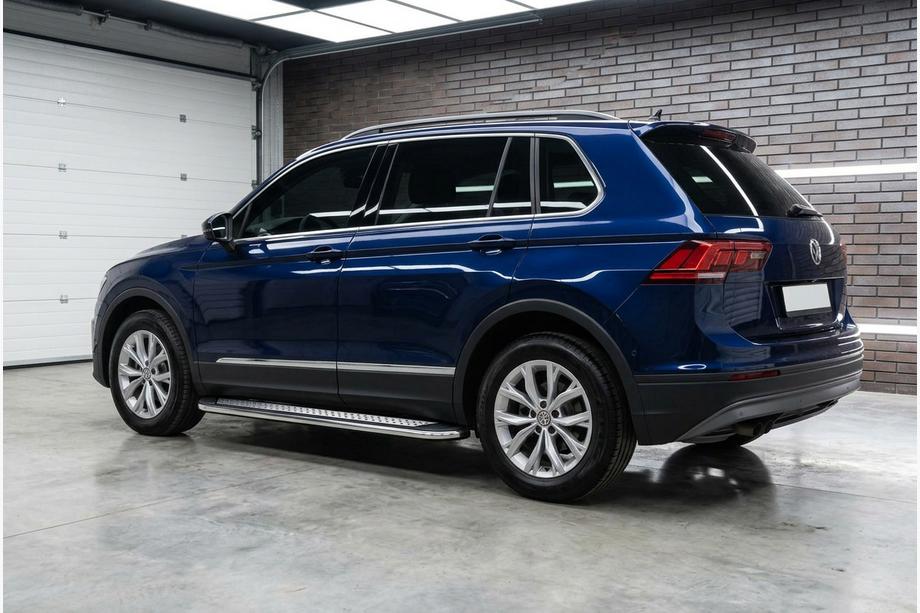Volkswagen Tiguan 2016-2023 Progi Boczne Maydos V2 (2 szt., Aluminium i Stal Nierdzewna) Image