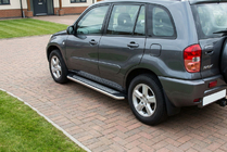 Toyota Rav 4 2001-2005 Progi Boczne Maydos V2 (2 szt., Aluminium i Stal Nierdzewna) zdjęcia 1