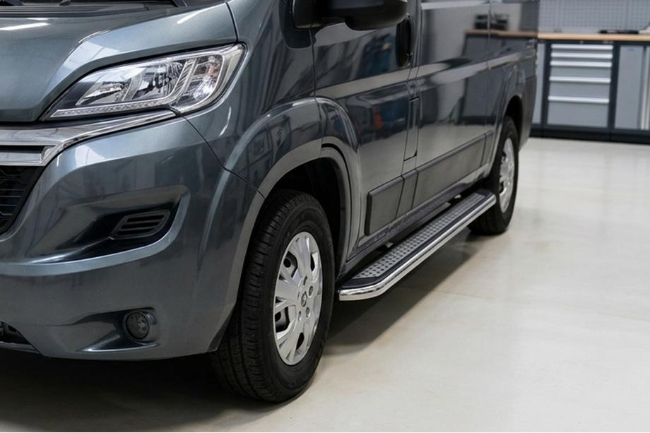 Fiat Ducato 2006-2025 Progi Boczne Maydos V2 (2 szt., Aluminium i Stal Nierdzewna) Krótki Rozstaw Osi Image