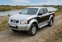 Nissan NP300 1999-2015 Progi Boczne Maya V2 (2 szt., Aluminium) zdjęcia 1