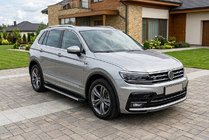Volkswagen Tiguan 2016-2023 Progi Boczné Maya V1 (2 szt., Aluminium) zdjęcia 1