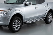Mitsubishi L200 2015-2024 Progi Boczné Rainbow (2 szt., Aluminium) zdjęcia 1