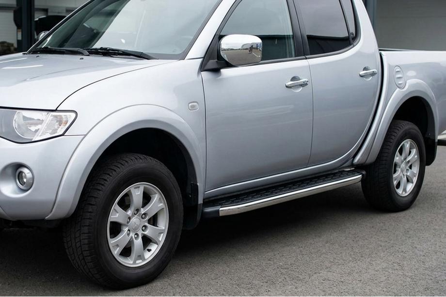 Fiat Fullback 2016- Progi Boczne BlackLine (2 szt, Aluminium) Image