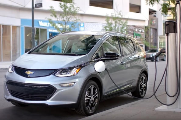 Przegląd elektryczny hatchback Chevrolet Bolt EV